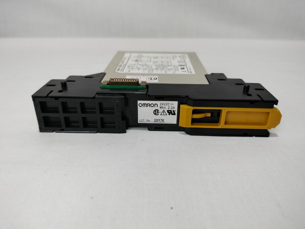 Omron E5ZN-2QNH03TC-FLK E5ZN2QNH03TCFLK Temperature Controller 24VDC