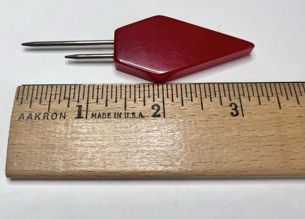 Vintage Schneider Kob Knobs Cherry Red Bakelite Corn Cob Holder Box Set Four