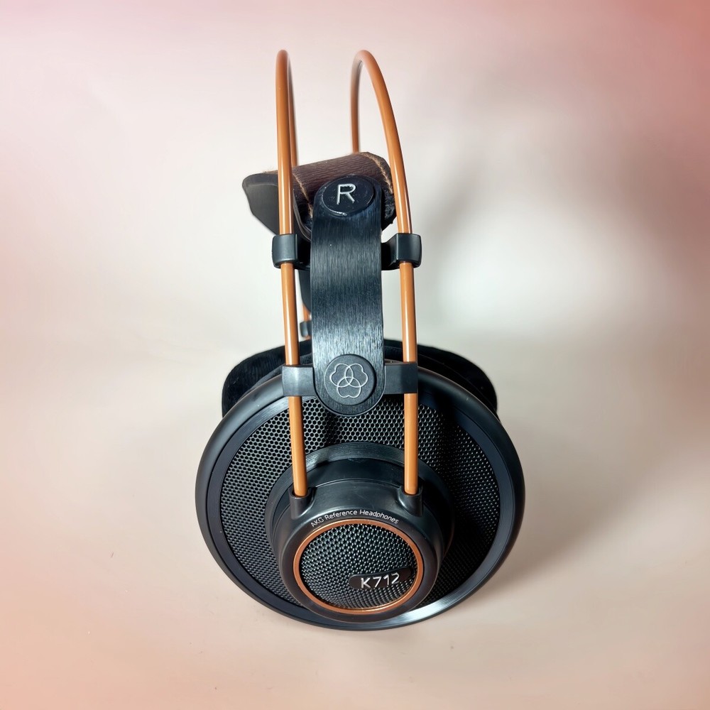 AKG K712 PRO Dynamic Reference Studio Over-Ear 3.5mm jack Wired Headphones