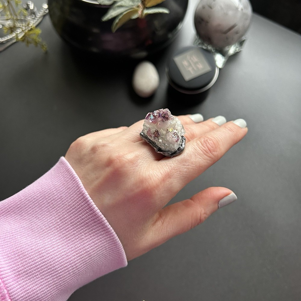 Handcrafted Statement Ring Rough Clear Purple Asymmetrical