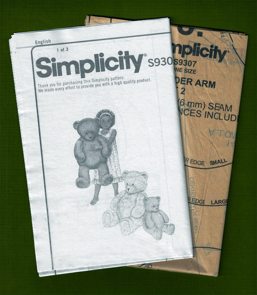 Plush Bears Sewing Pattern~Sizes Small (20") & Large (29")~Gifts~Simplicity 9307