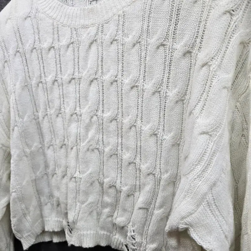 Billion Crochet Pattern Crop Knit Sweater Ivory
