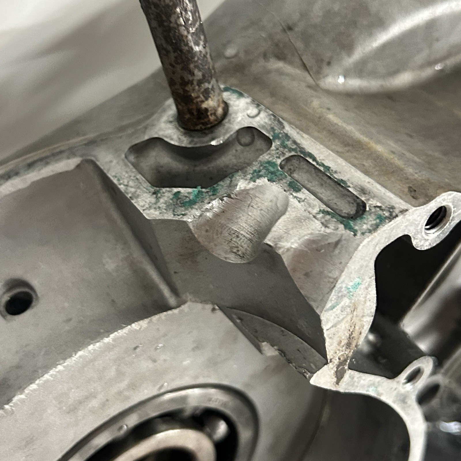 01 - 08 SUZUKI RM250 RM 250 RIGHT SIDE LOWER ENGINE BOTTOM END CRANK CASE OEM