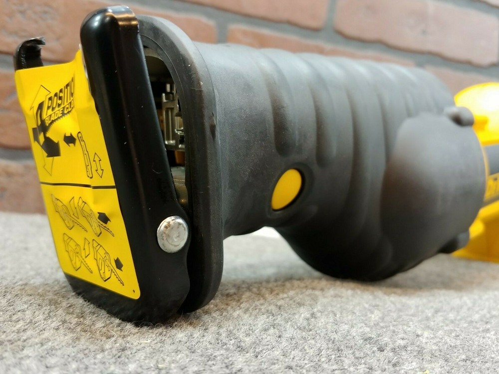 Dewalt DC385B 18V Variable Speed 4-Way Blade Clamp-***NEW***