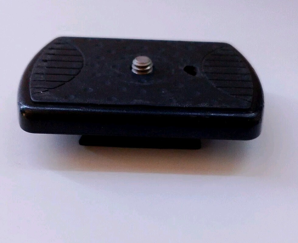 TRIPOD MULTI FIT QUICK RELEASE PLATE W/2” SQ CONNECTOR BASE 4 CAMERA/SCOPE