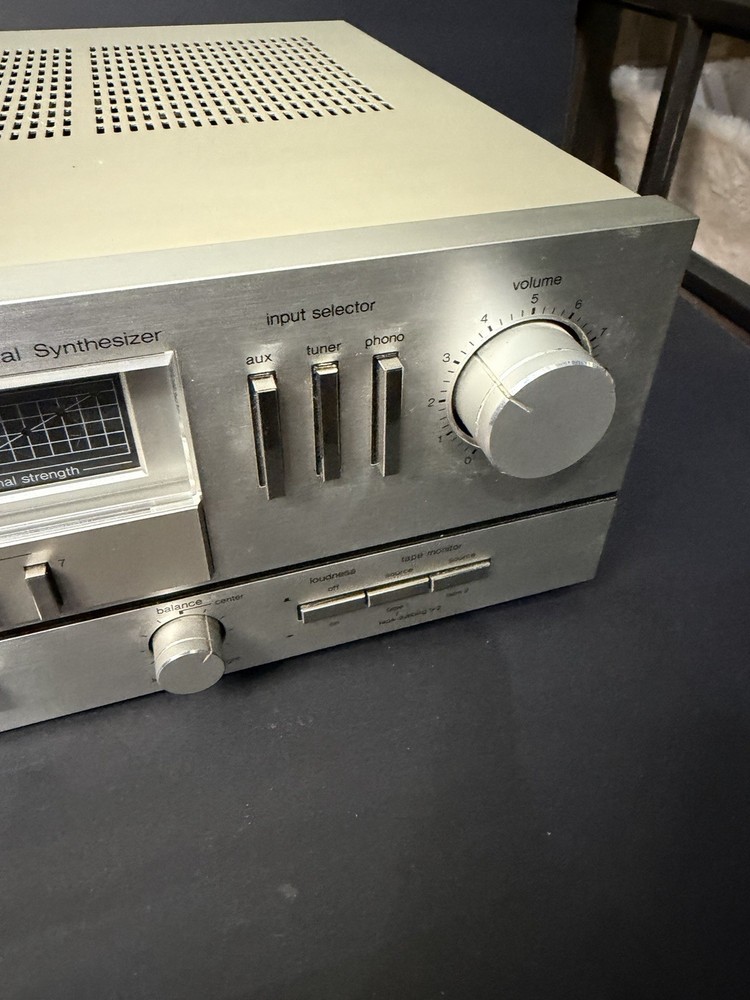 Technics SA-222 stereo receiver. Classic silver face model