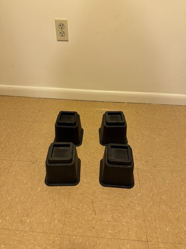 6 Inch Bed Risers 4-Pack Durable Heavy Duty Construction Ensures Black