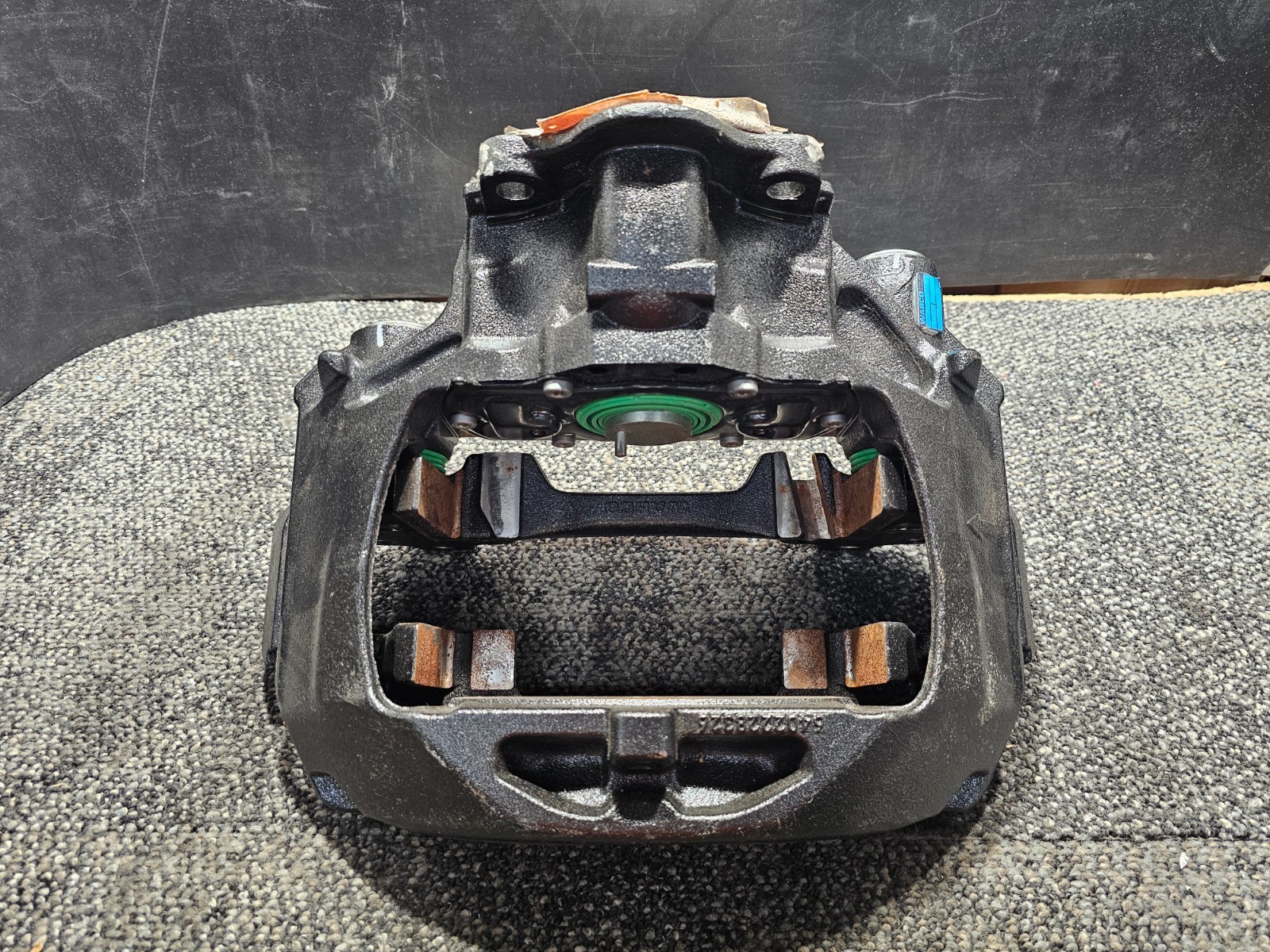 WABCO S-35303-7 Air Disc Caliper Left Front MAXX22T for Hendrickson