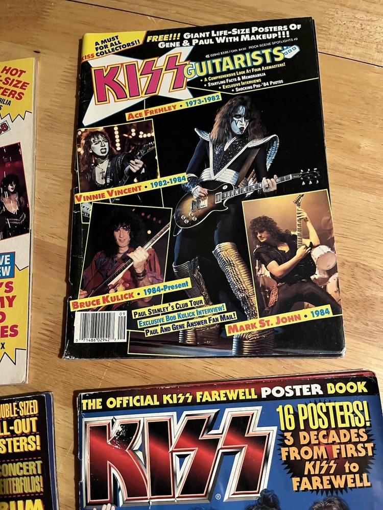 LOT OF 4 Kiss Vintage Guitarist Tours, 2 Farwell magazines Posters Rock Metal