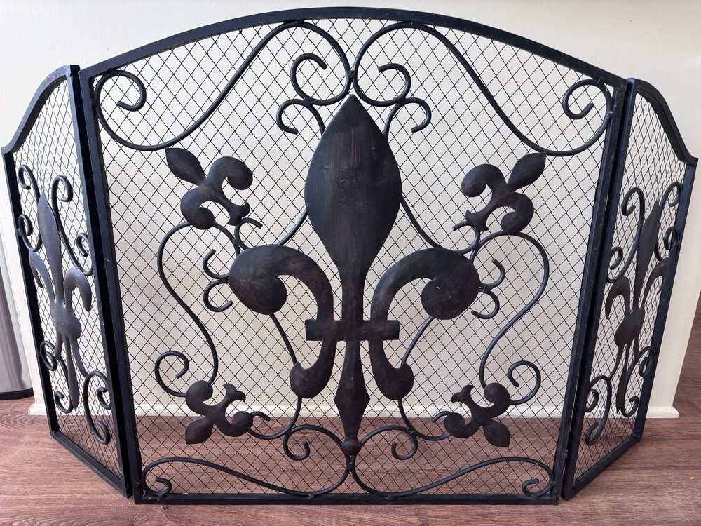 Vintage Fleur De Lis 3-panel Wrought Iron Fireplace Screen