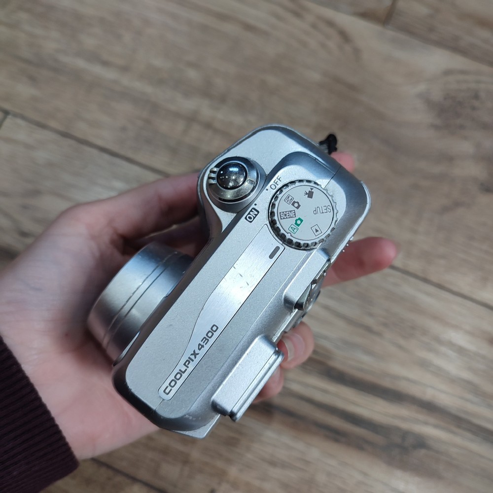 Nikon Coolpix 4300 4.0MP Digital Camera • Working