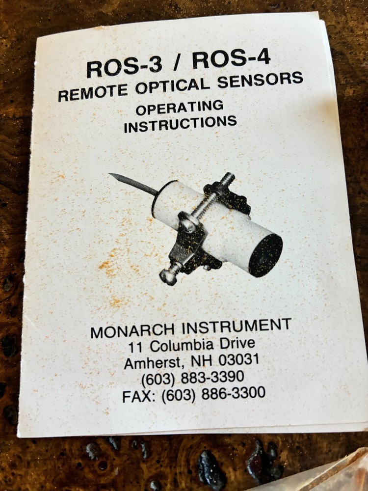 Monarch Tach-4A Programmable Optical Tachometer with Case. DOES NOT POWER UP