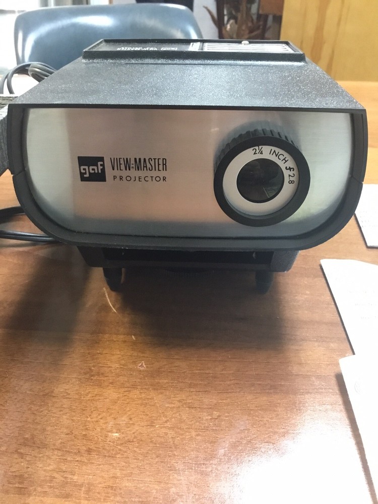 Gaf Viewmaster 100 Deluxe Projector With Case And Slides Works