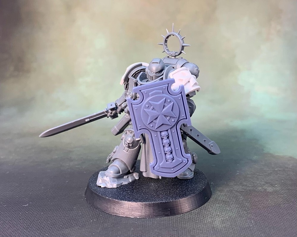 Tower Shield Cross E Left - compatible w 40k black templars Primaris stormshield