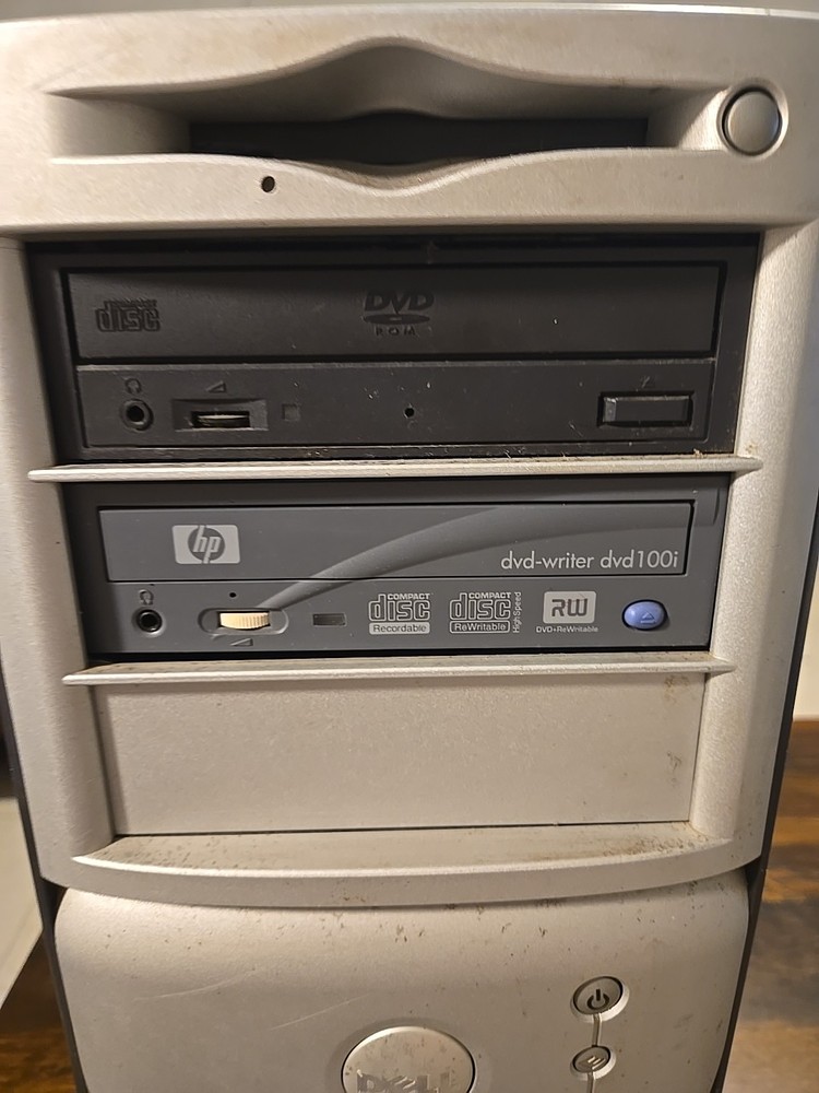 Dell Dimension 8100 Pentium 4 (Retro Gaming PC)