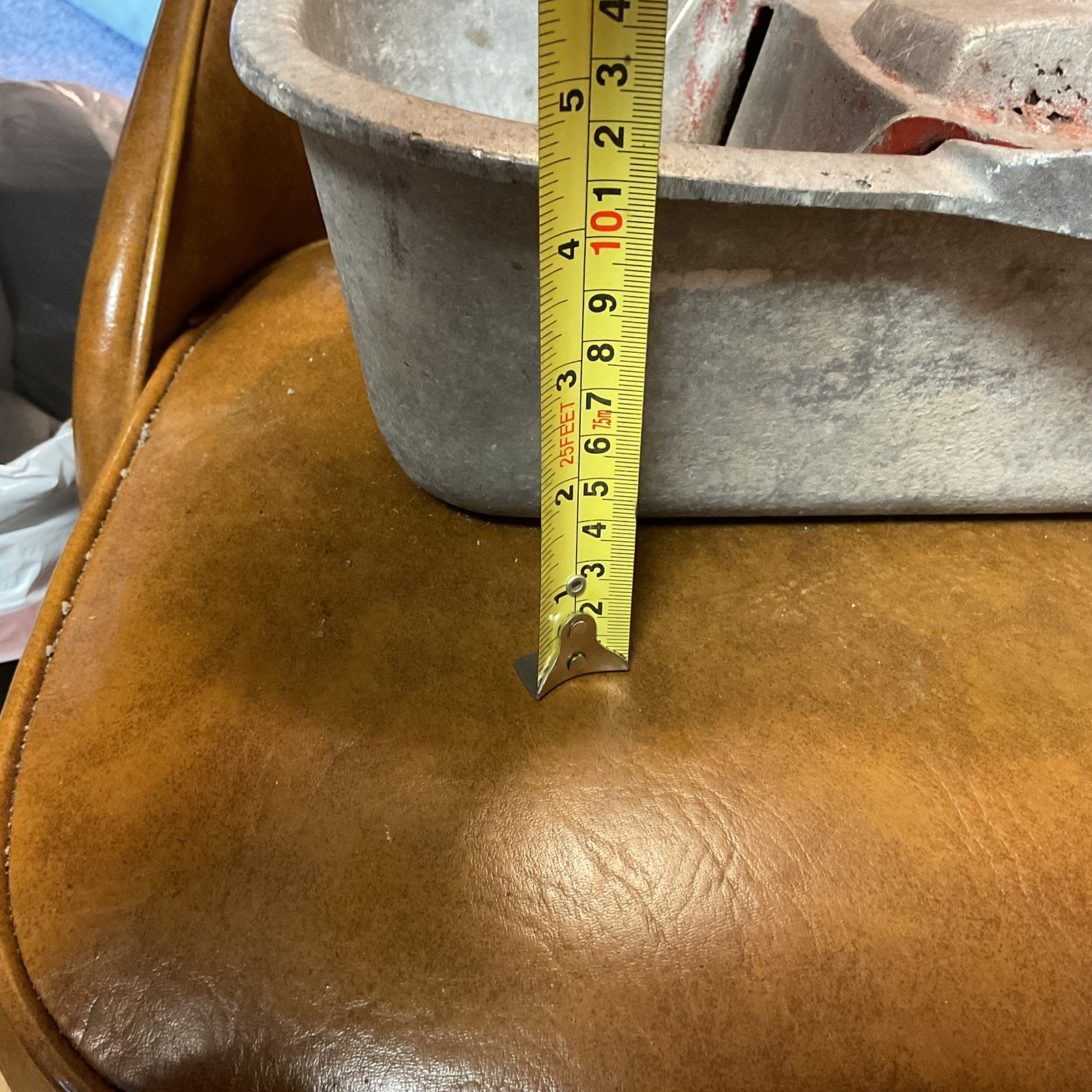 Daisy Hog Waterer . No 30 C Cast Aluminum . Used . Good