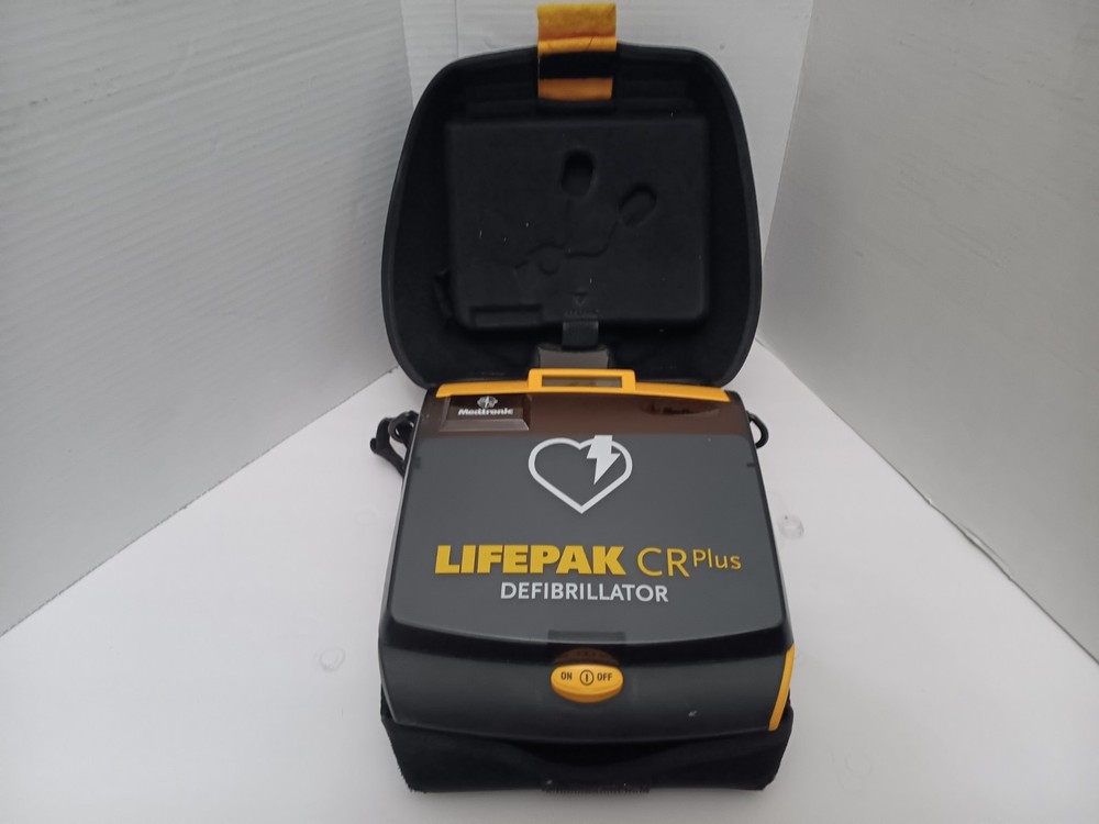 Medtronics LIFEPAK CR Plus System with Case