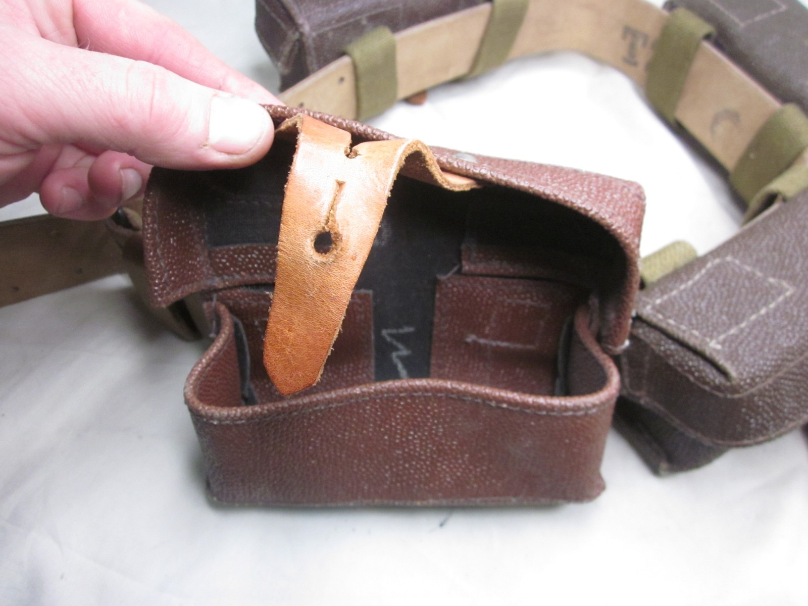 vintage T2 4 pouch bag ammo munition tactical leather military bandolier belt