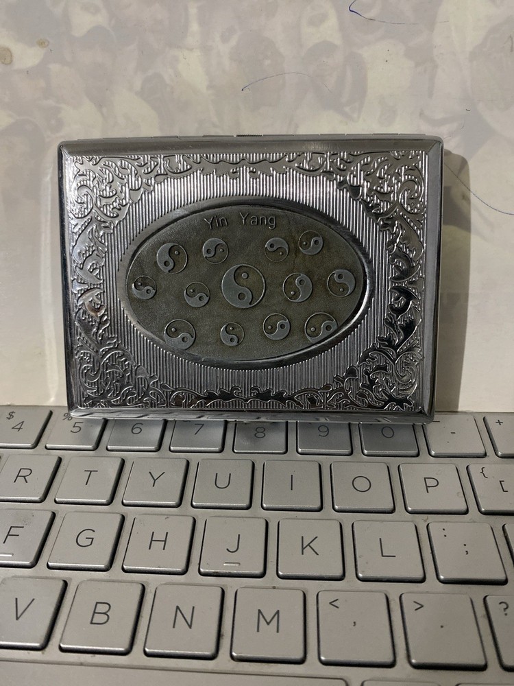 YIN YANG METAL SILVER TONE CIGARETTE CASE
