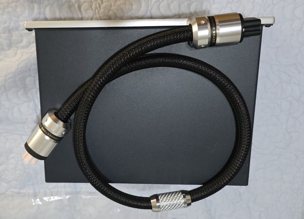 Shunyata Hydra 8 V2