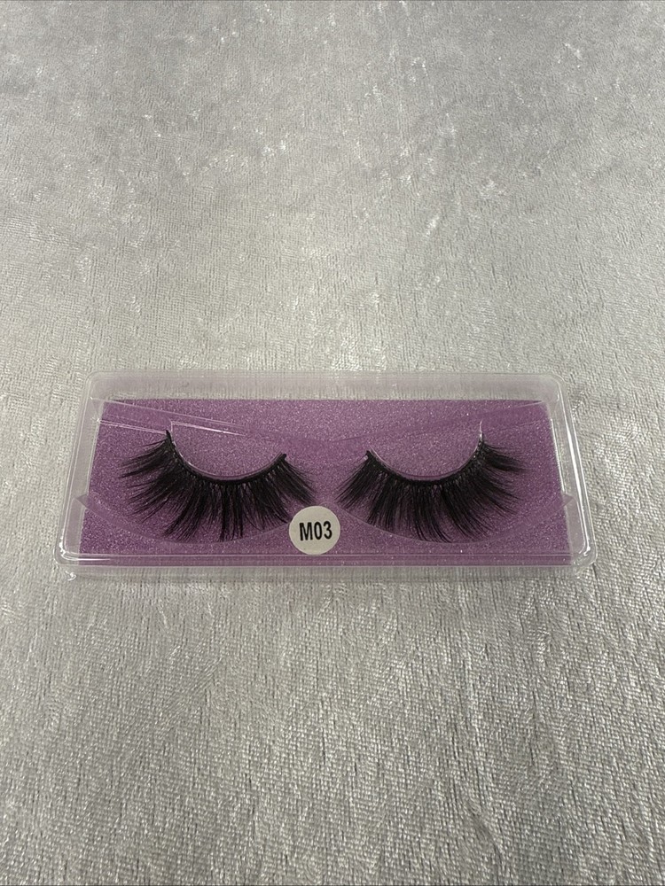 false eyelashes #M03