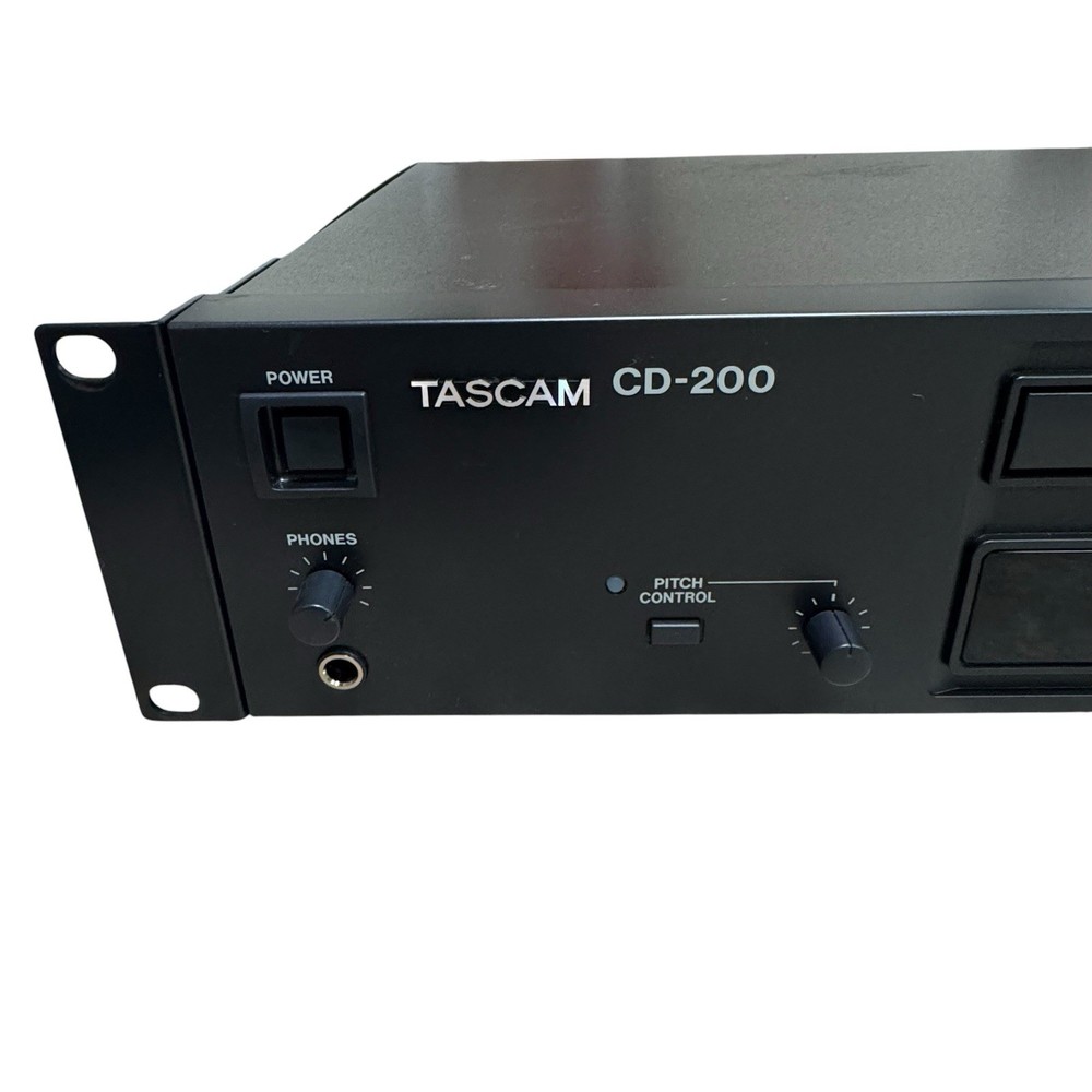 TASCAM CD-200 Solid State Digital Audio