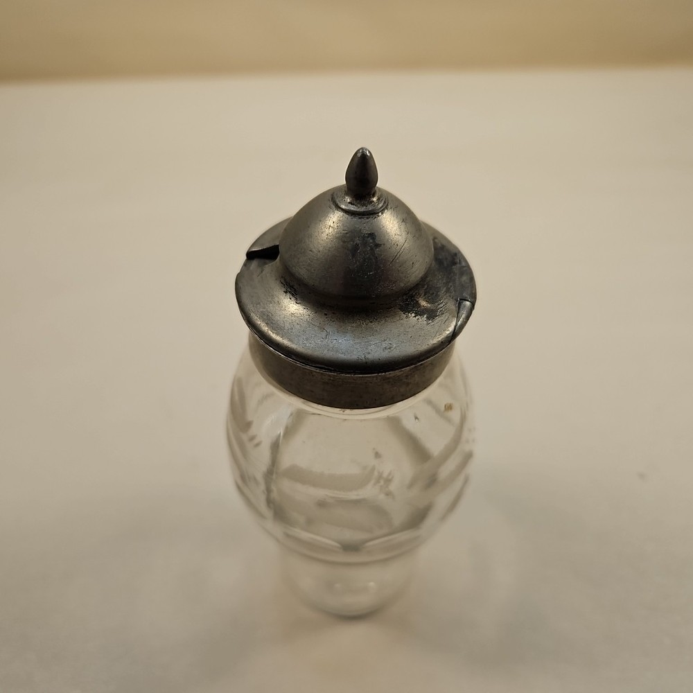 VINTAGE SILVER PLATE 6 PIECES CRUET SET