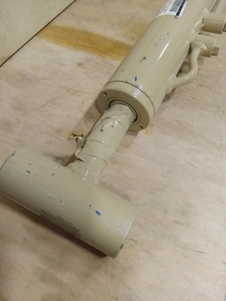 CNH hydraulic ram BN29594