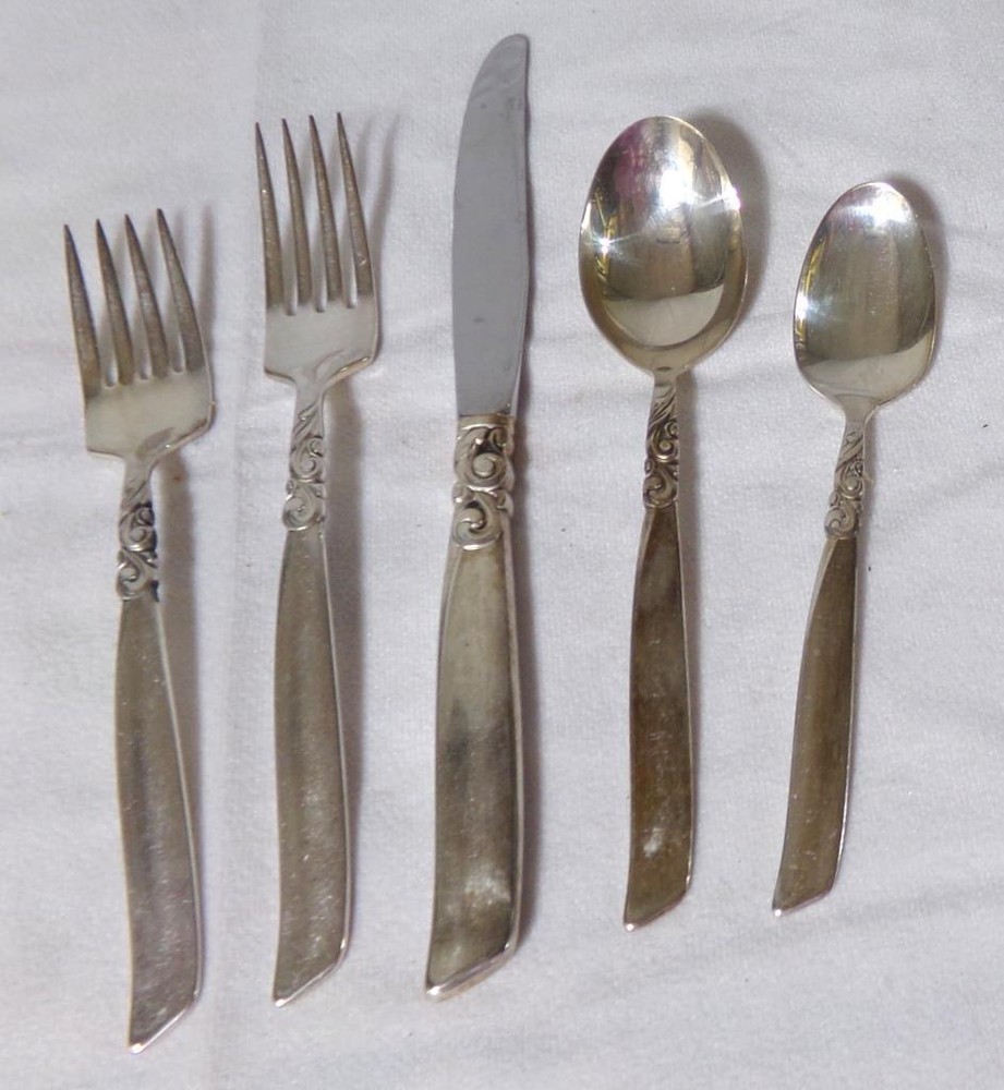 South Seas Community Silverplate Flatware Set 75 Pieces
