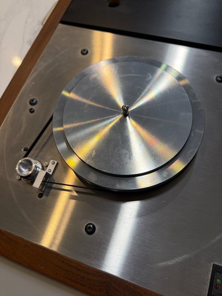 LINN LP-12 Turntable