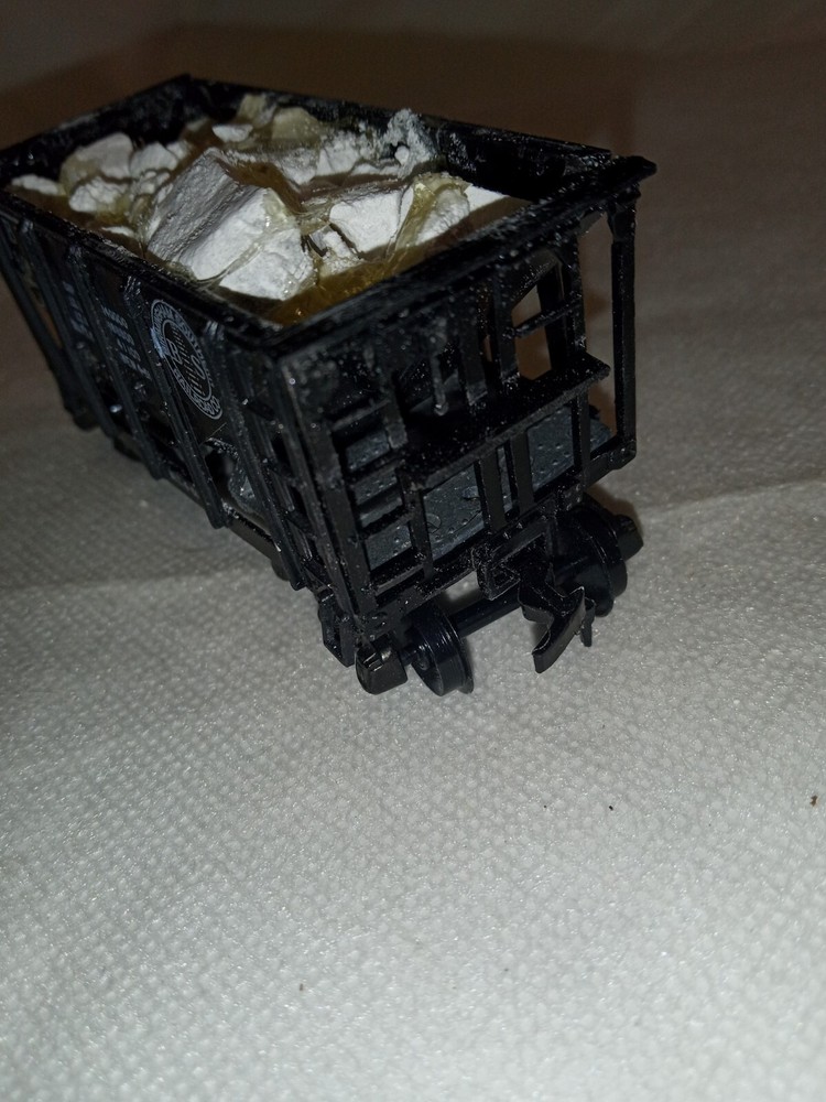 HO SCALE COLE TRAIN CAR B S #6086 WITH LOAD