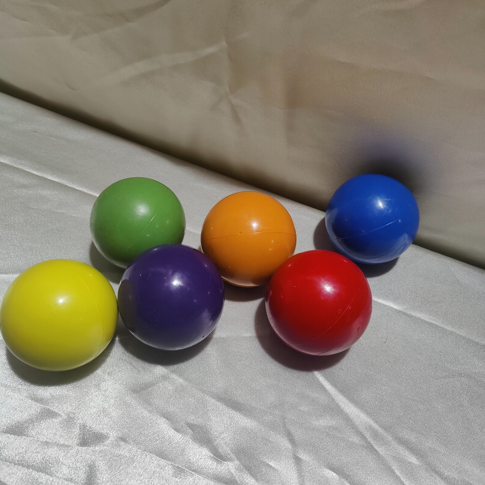 Heavy Duty Adult Juggling Balls Set Of 6, Around 3 Inch Diameter And 10oz Each