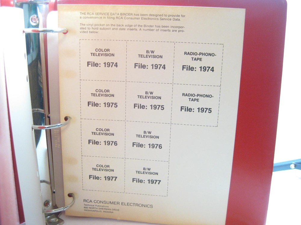RCA CONSUMER ELECTRONICS SERVICE DATA PAIR OF 3 RING BINDERS 1970'S