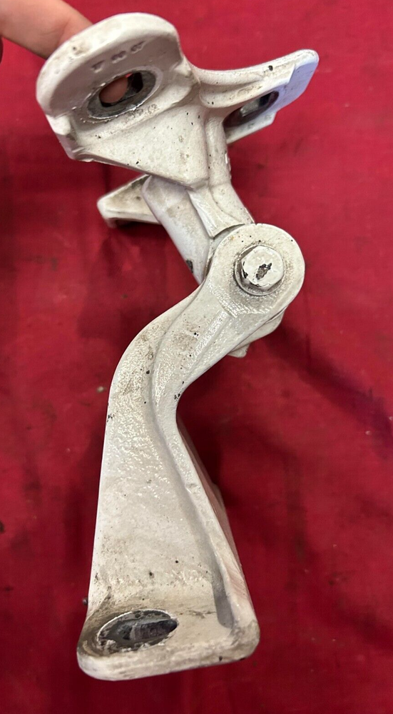 FREIGHTLINER CASCADIA DOOR HINGE A1871020001