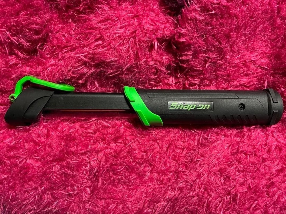 Snap-on ECFBAR300G Rechargeable Light [Mint]