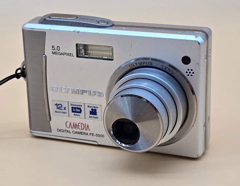 Olympus Digital Camera FE-5500 5.0MP Silver Tested ref A1