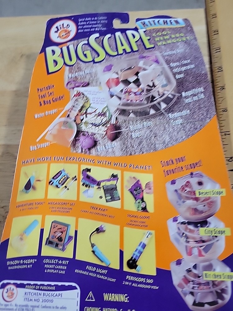 Wild Planet Kitchen Bugscape Bug Hangout Portable Tool Set & Bug Guide 1995