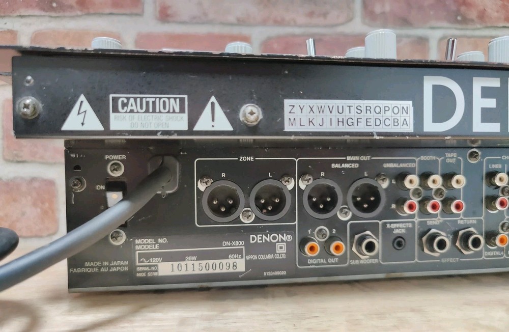 Denon DN-X800 Mixer READ
