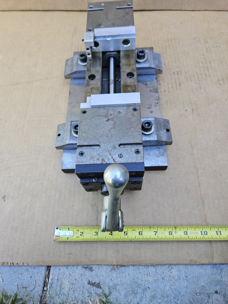 Kurt 4" ?? Vise Milling Machine Used