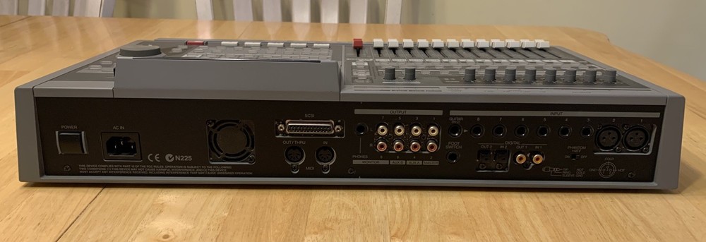 Roland VS-1680 V-Xpanded 24-Bit Digital Recording Studio Workstation W/2 VSF-2