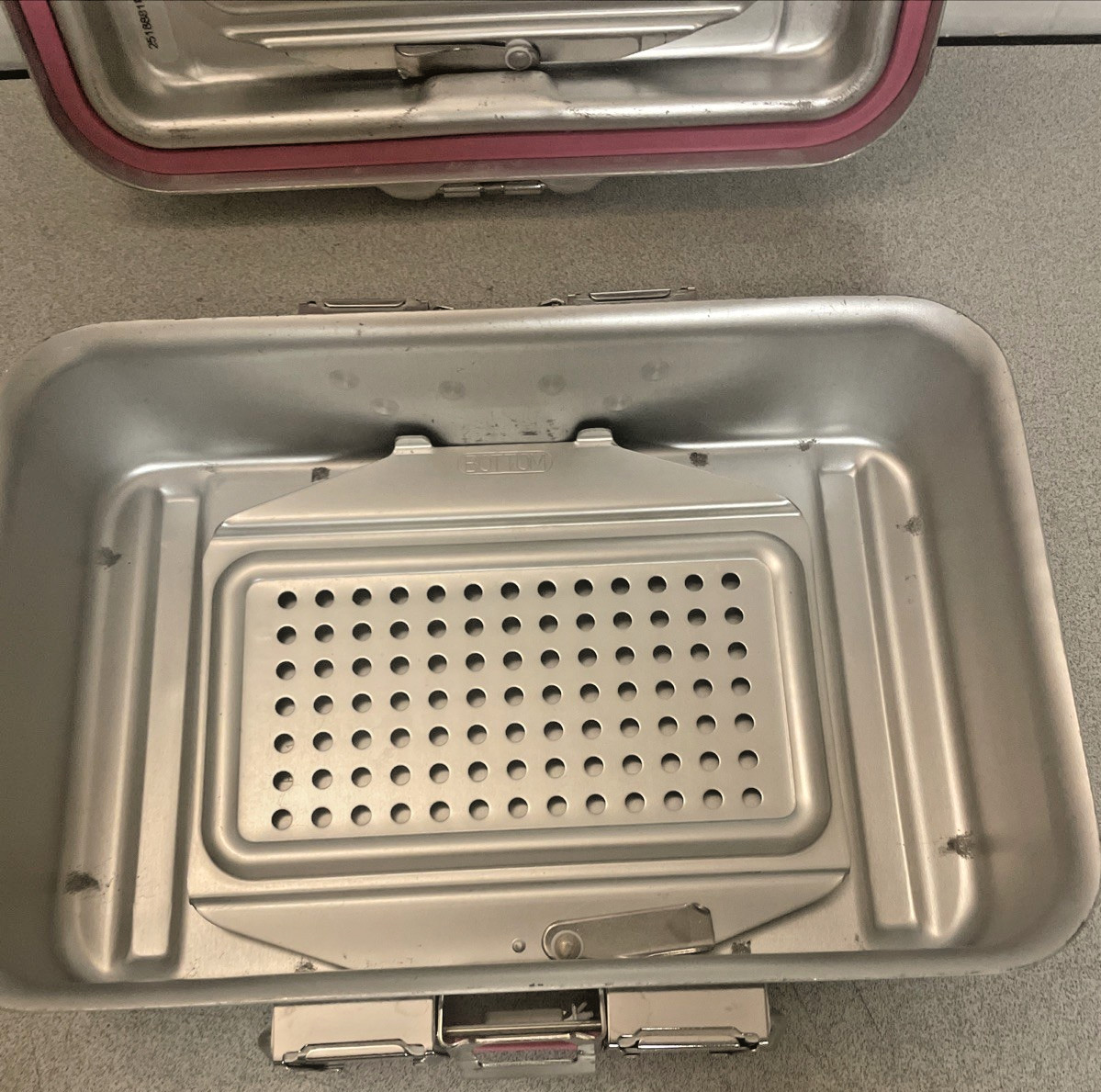 New V. Mueller Genesis CD0-4ST 12"x 8"x4" Solid Sterilization Container + Trays