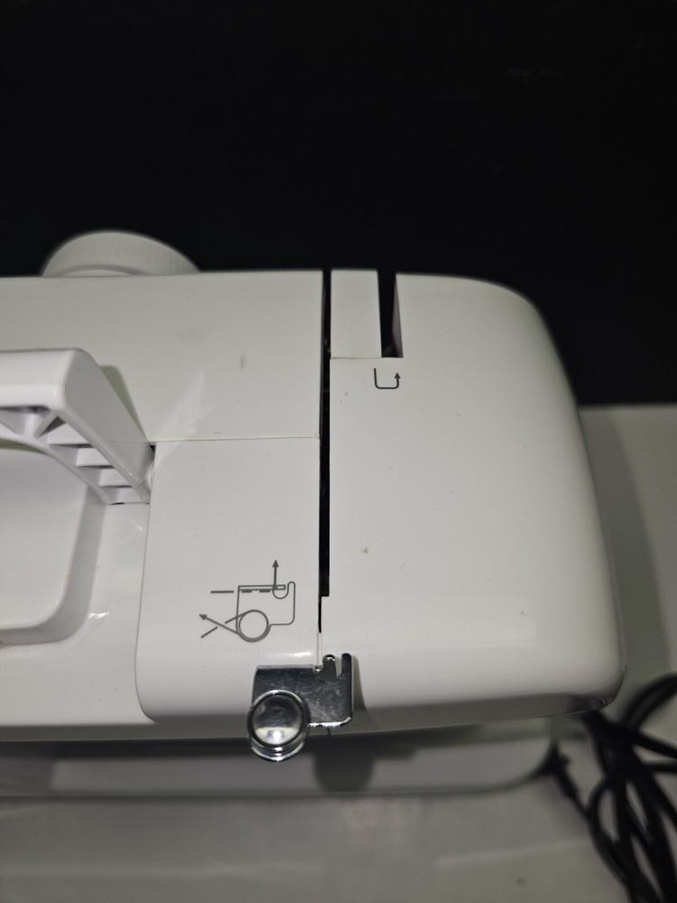 SINGER START Model #1304 Lightweight Sewing Machine with Foot Peddle - Tested