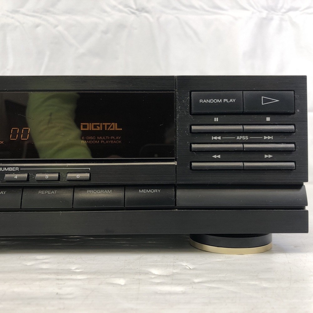 Sharp DX-C3510 Multi-Play 6 Compact Disc Changer w/1 Magazine Doesn't read Discs