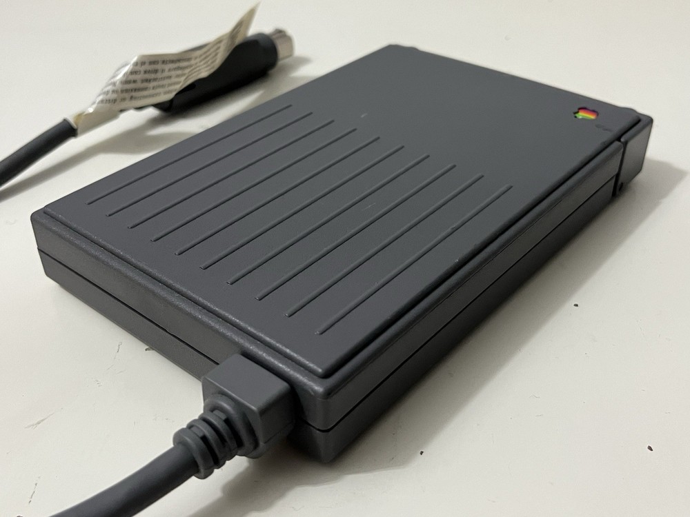 Apple Macintosh HDI-20 External 1.4MB 3.5" Floppy Drive