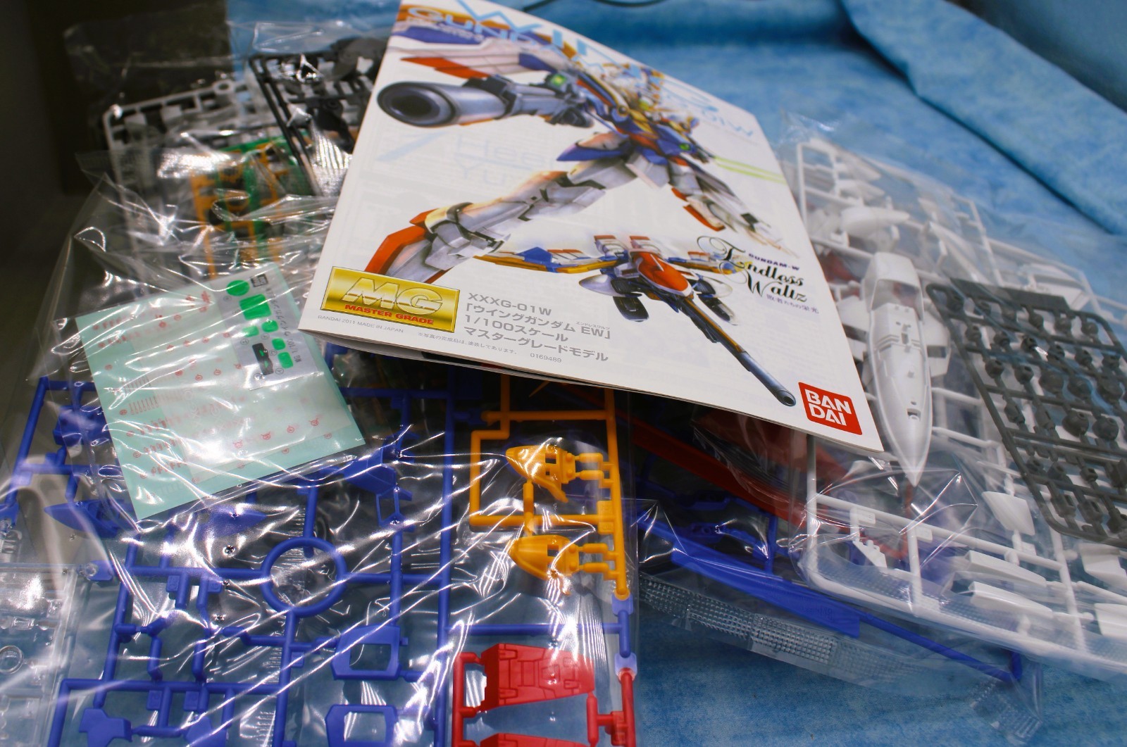 Bandai MG 1/100 Wing Gundam XXXG-01W Endless Waltz Model Kit Complete