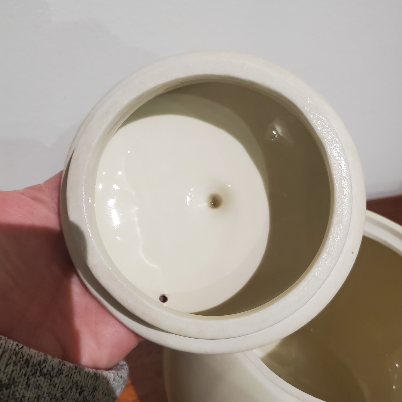 Vintage Porcelier Trademark Vitreous Hand Dec. China White Red Cat Tails Teapot