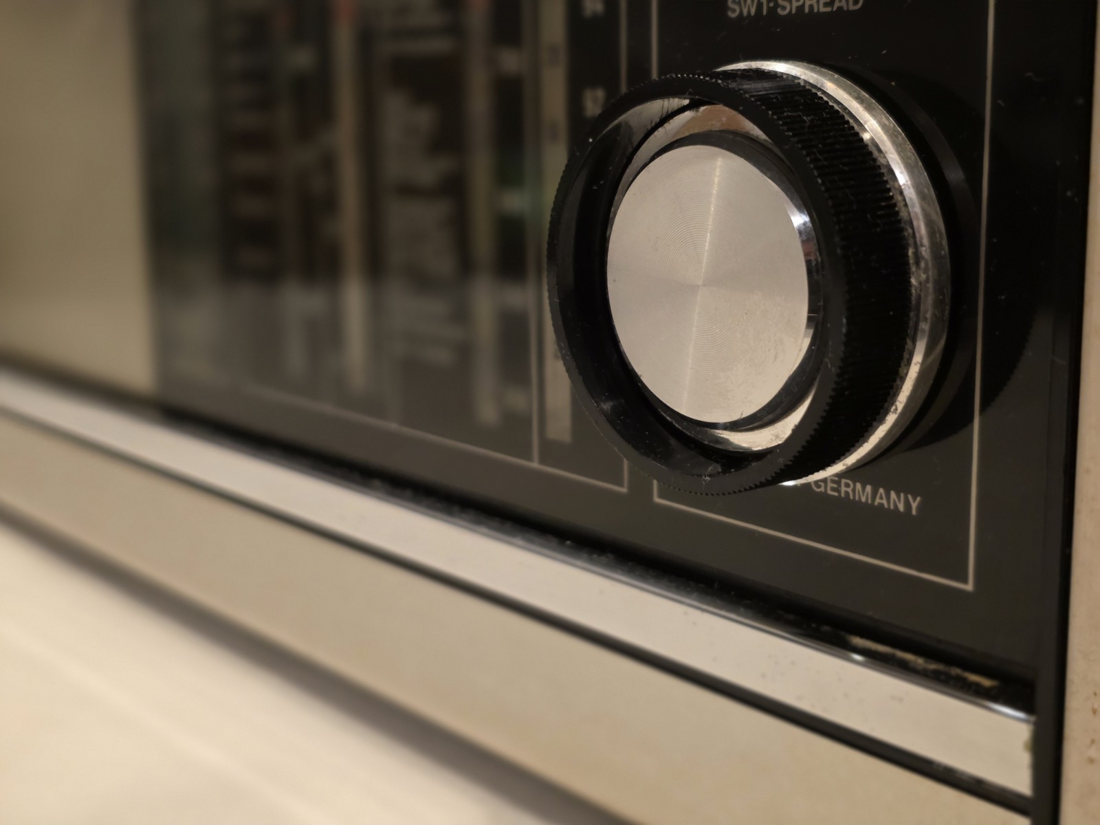 WORLD RECEIVER GRUNDIG SATELLIT 1000, new BELT