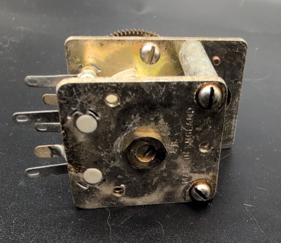 VARIABLE CAPACITOR (Capacitance unknown) (Qty 2)