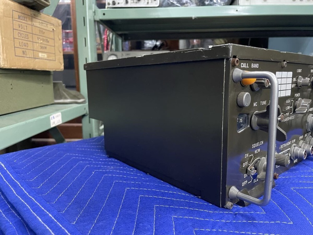 RECEIVER TRANSMITTER RADIO RT-524 RT-524A/VRC #28