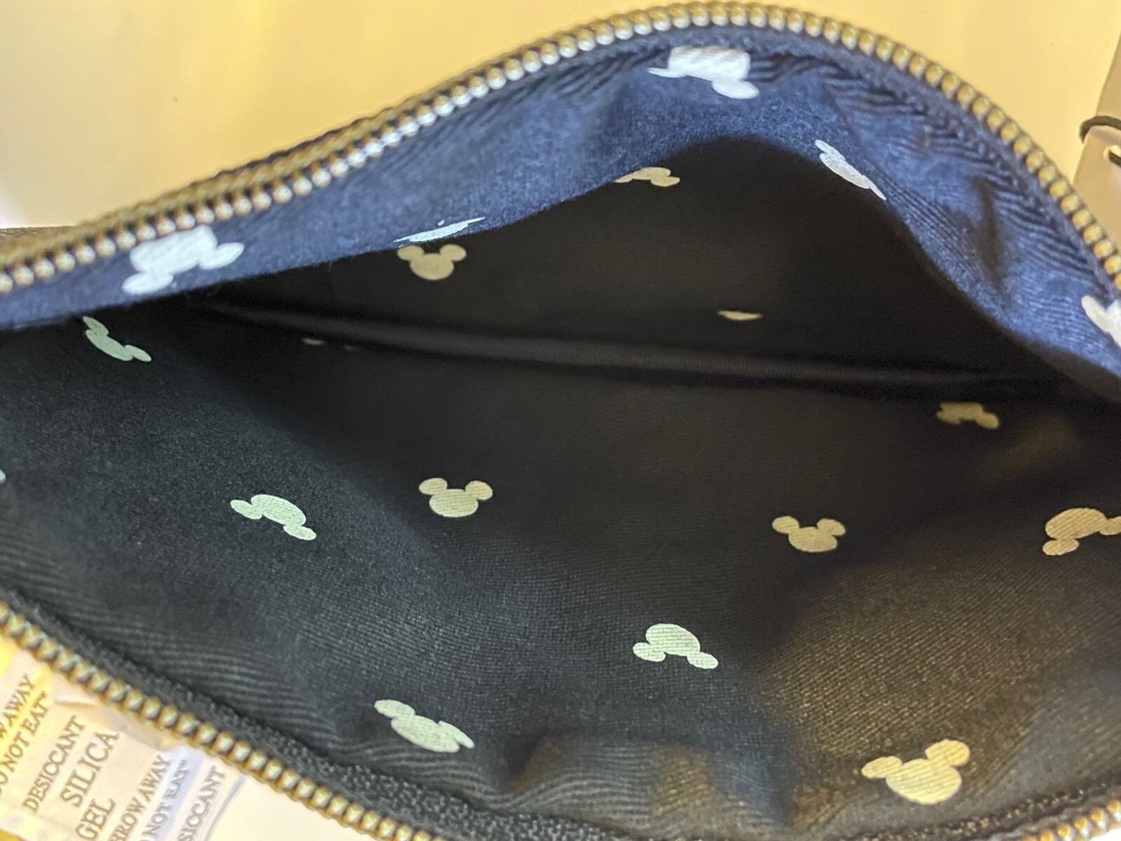 GENUINE Loungefly Disney MICKEY MOUSE Zippered Canvas Pouch NWT bag COIN purse